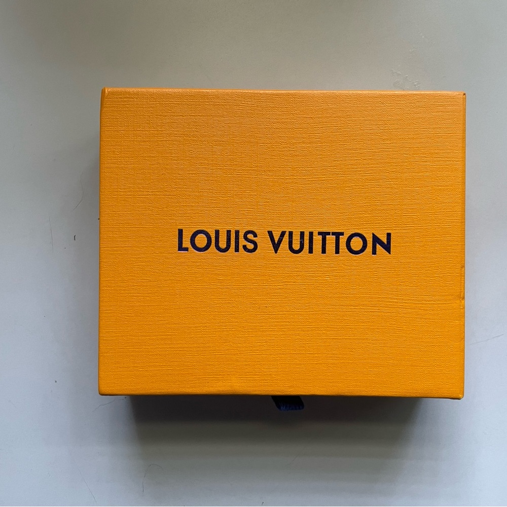Louie Vuitton wallet